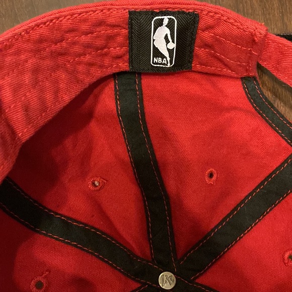 Chicago Bulls FSB NBA 2-Tone Clean Up Red/Black Cap - Picture 6 of 9